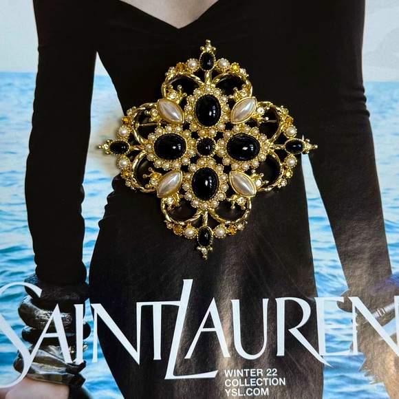 St John Vintage Pin Brooch Pendant Black Stones Pearls Rhinestones Crystals Gold